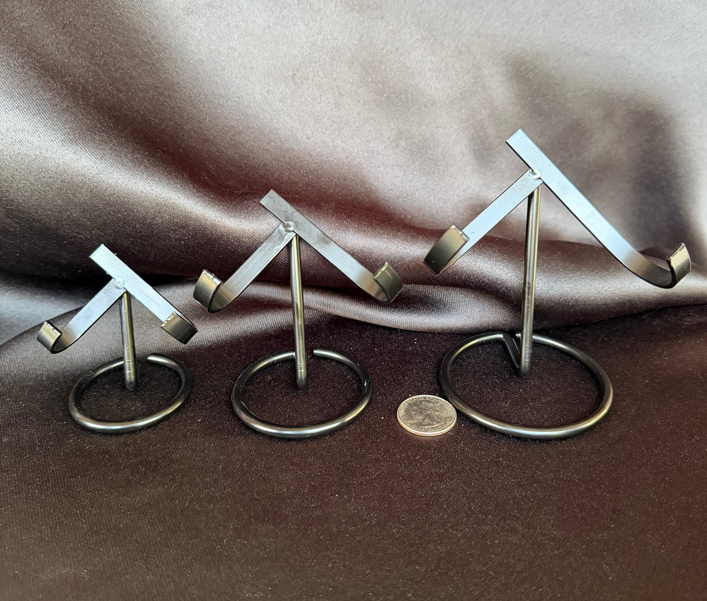 Black Metal Stand - Medium
