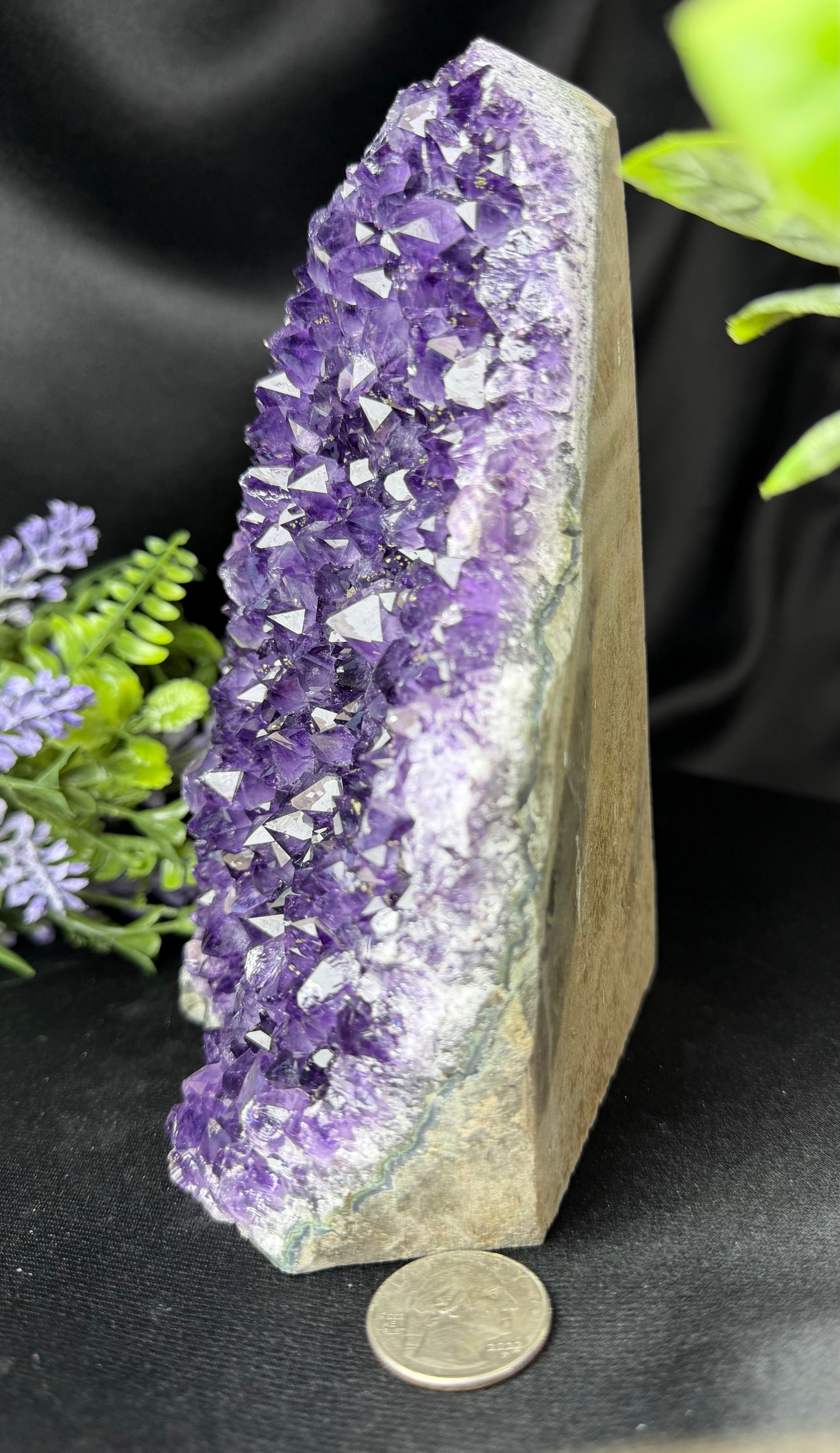 Uruguayan Amethyst Cut Base T